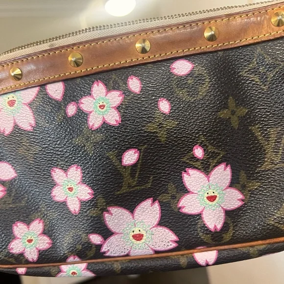 Louis Vuitton Cherry Blossom pochette - Picture 5 of 9